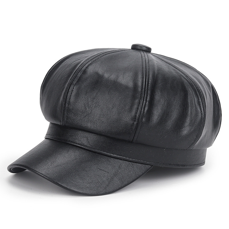 Vintage Fashion Hats - Zimowa czarna czapka z ekoskóry dla